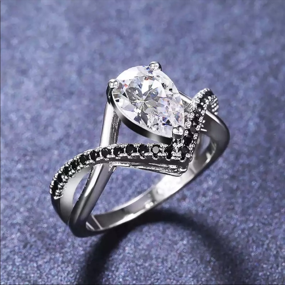 New Women’s 925 Silver Sapphire Romantic Ring - Picture 1 of 6